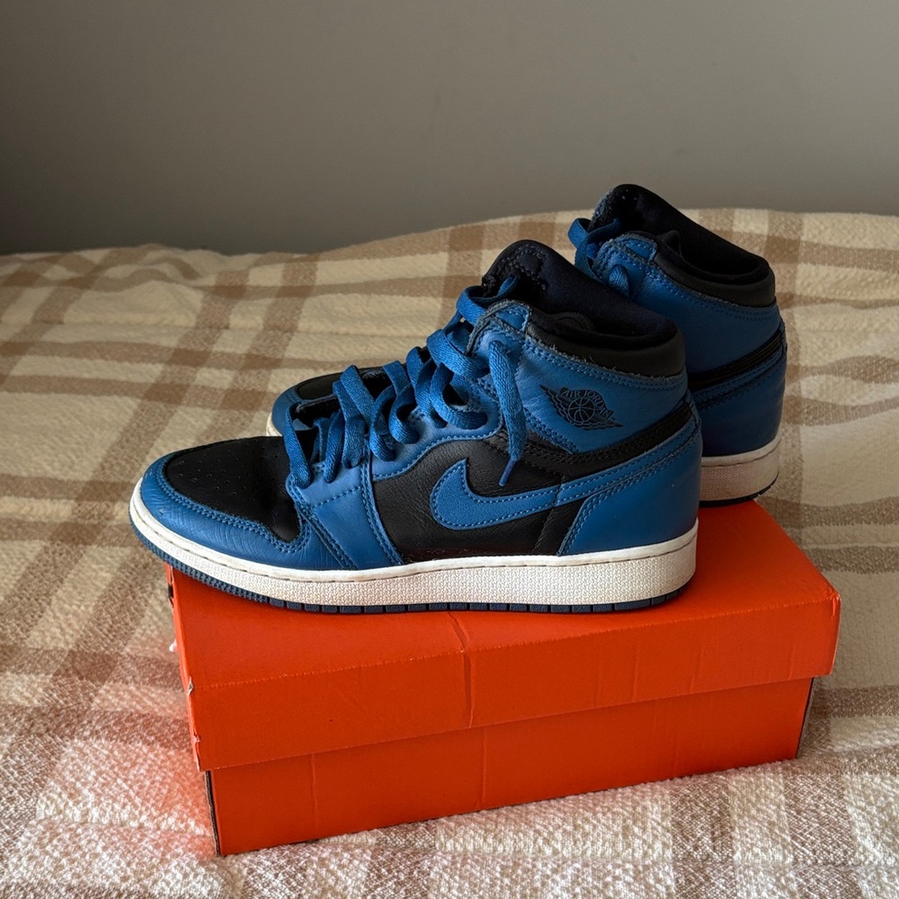 Nike Jordan one youth  Black and Blue Sneakers